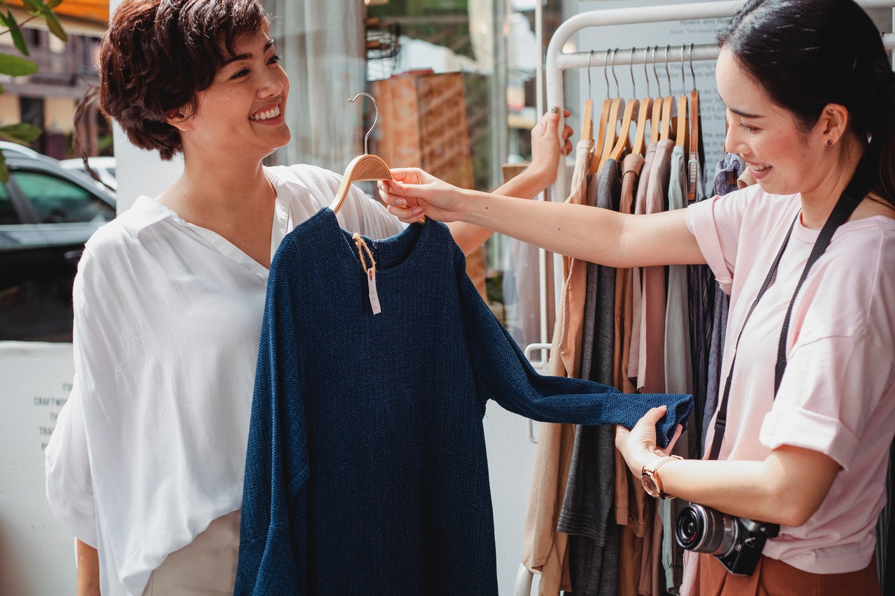 women buying clothes