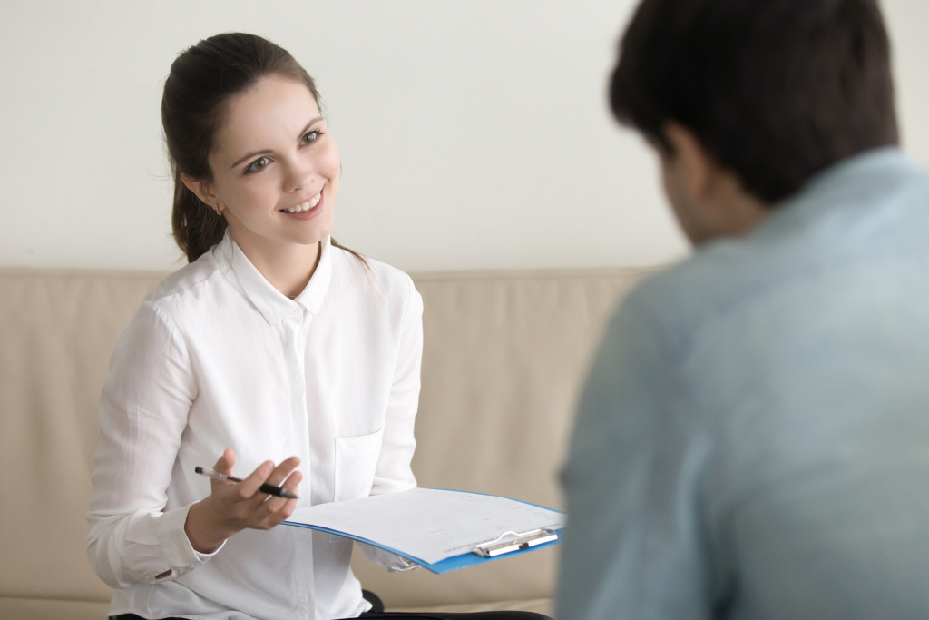 woman psychologist